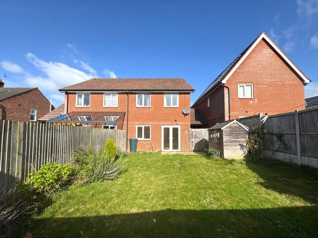 Property photo 3 of 10 Garden