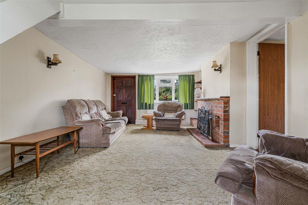 Property photo 3 of 18 6_81165.Jpg