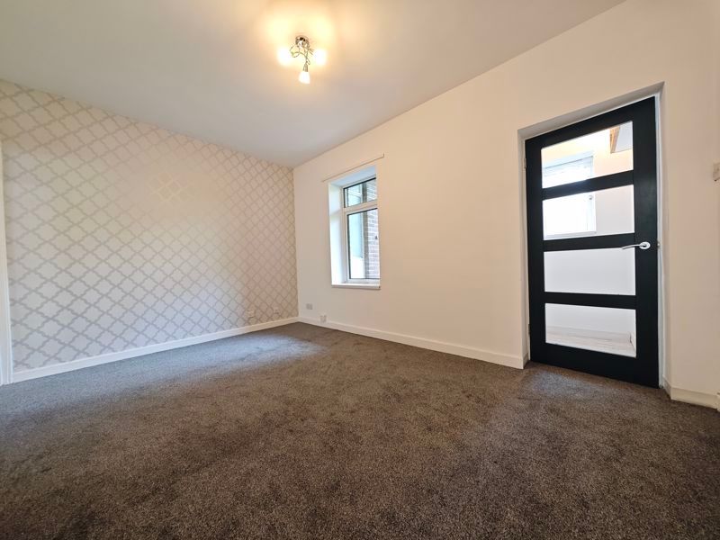 Property photo 3 of 11 Photo 3