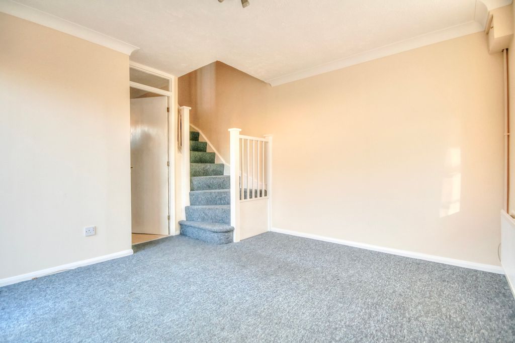 Property photo 3 of 6 Living Room