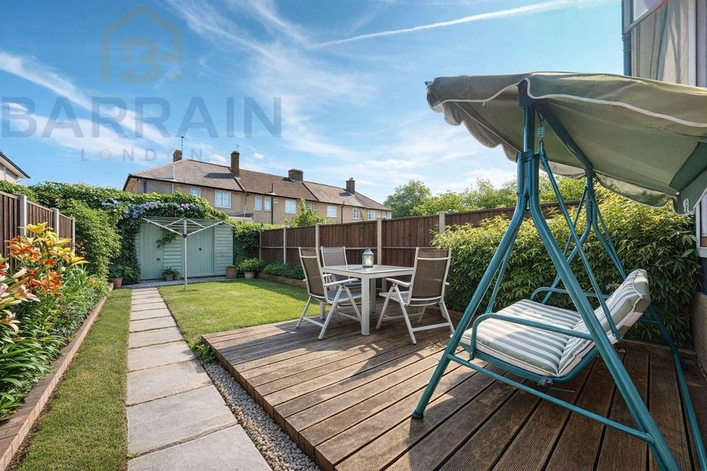 Property photo 1 of 8 For Sale - Dagenham Rm8 - By Barrain London Estate Agency