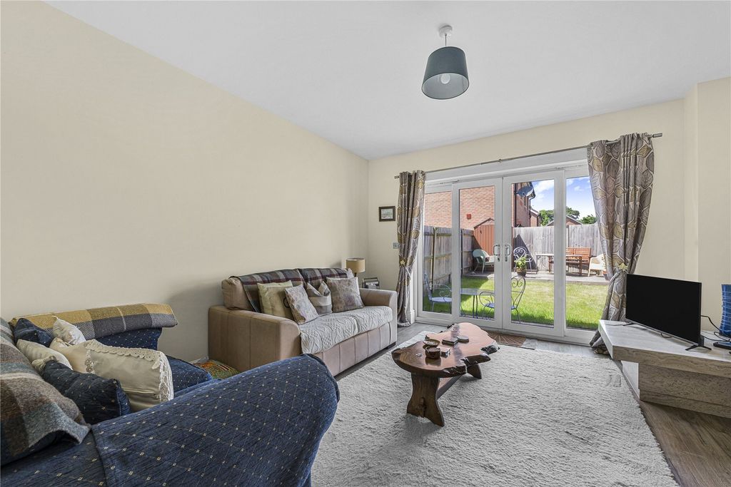 Property photo 2 of 17 Picture No. 24