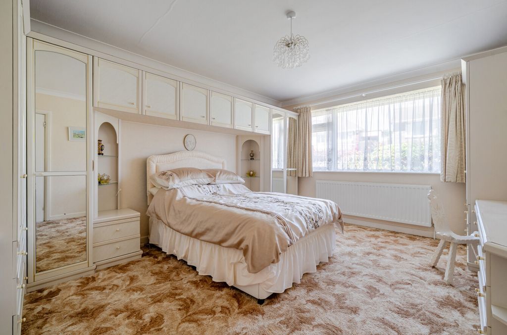 Property photo 3 of 24 1485137-12-6A4682...