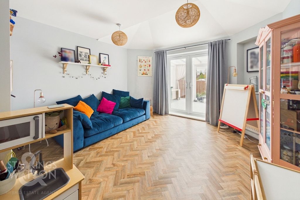 Property photo 2 of 20