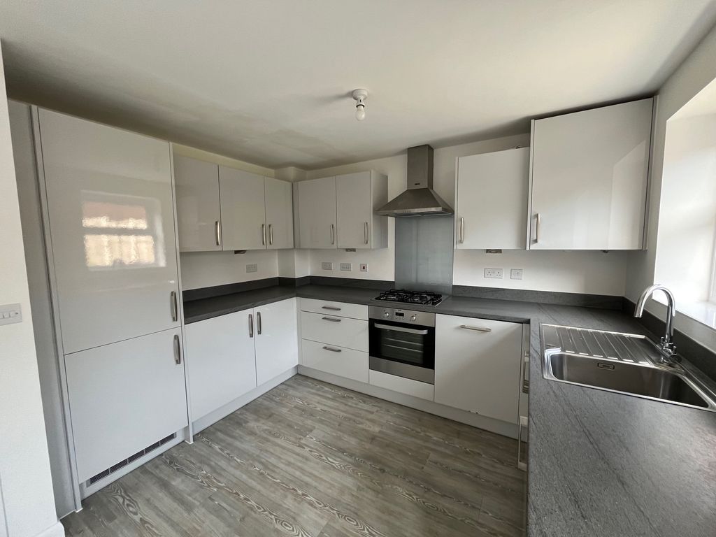 Property photo 2 of 17 Image