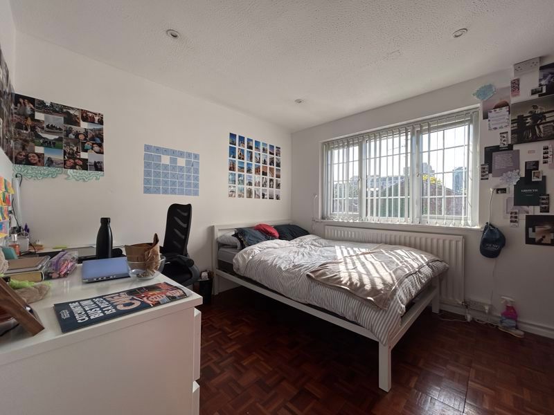 Property photo 2 of 8 Photo 6