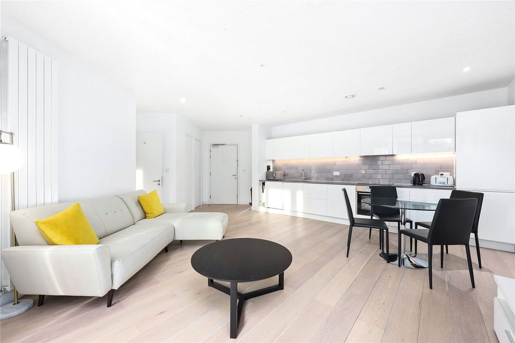 Property photo 3 of 18 Picture No. 24