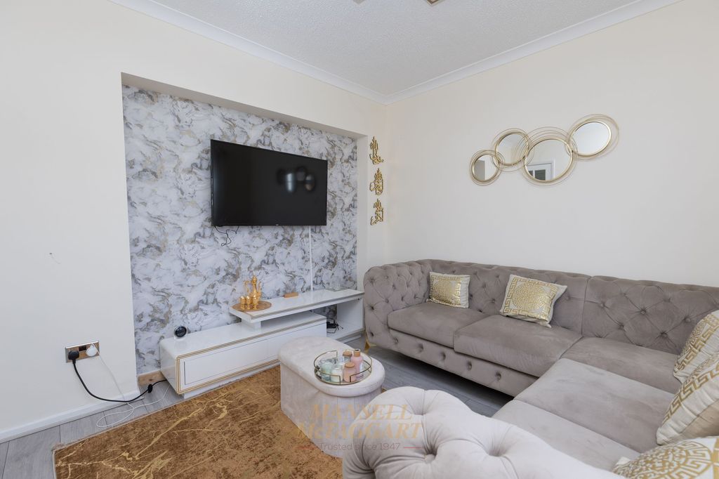 Property photo 3 of 20