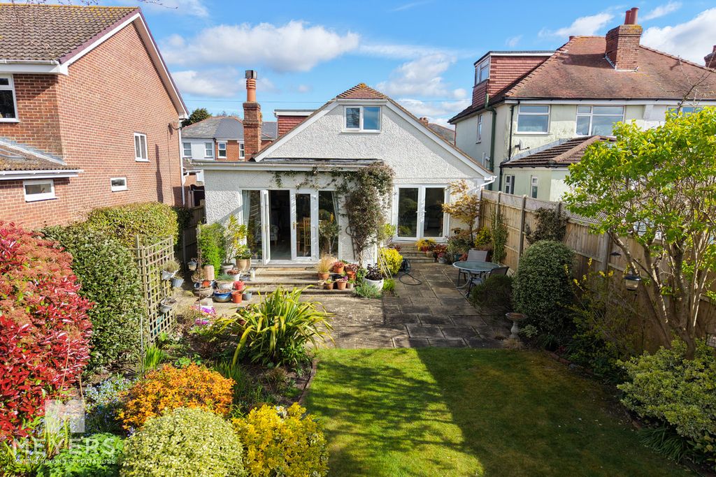 Property photo 2 of 21