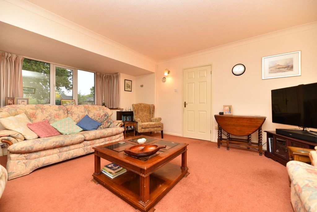 Property photo 2 of 23
