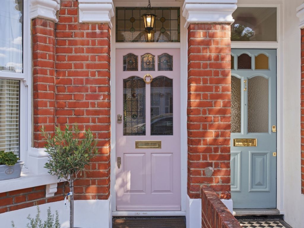 Property photo 2 of 17