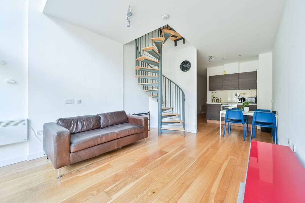 Property photo 1 of 9