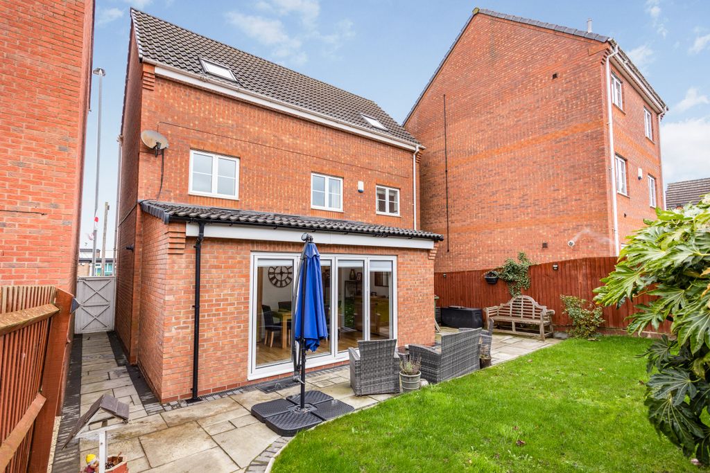 Property photo 2 of 23