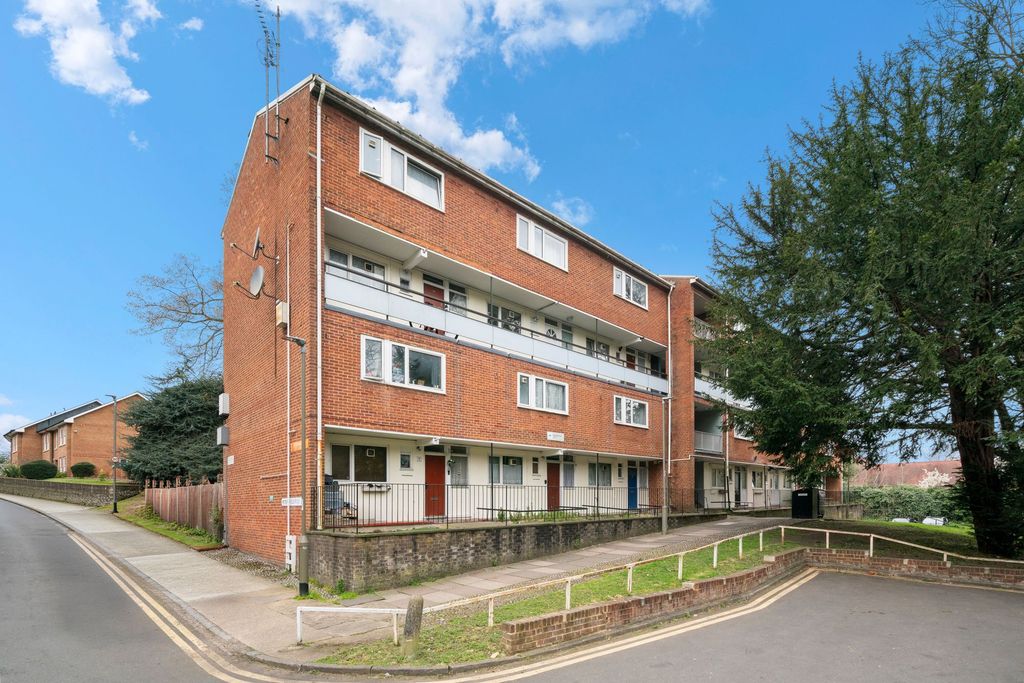 Property photo 3 of 12