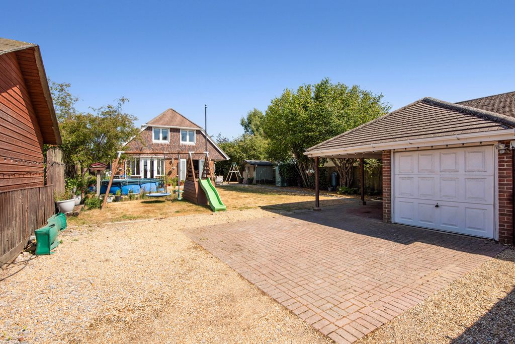 Property photo 2 of 25