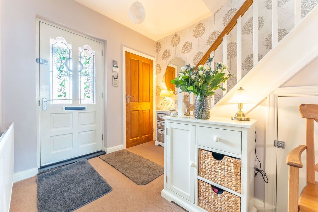 Property photo 2 of 26