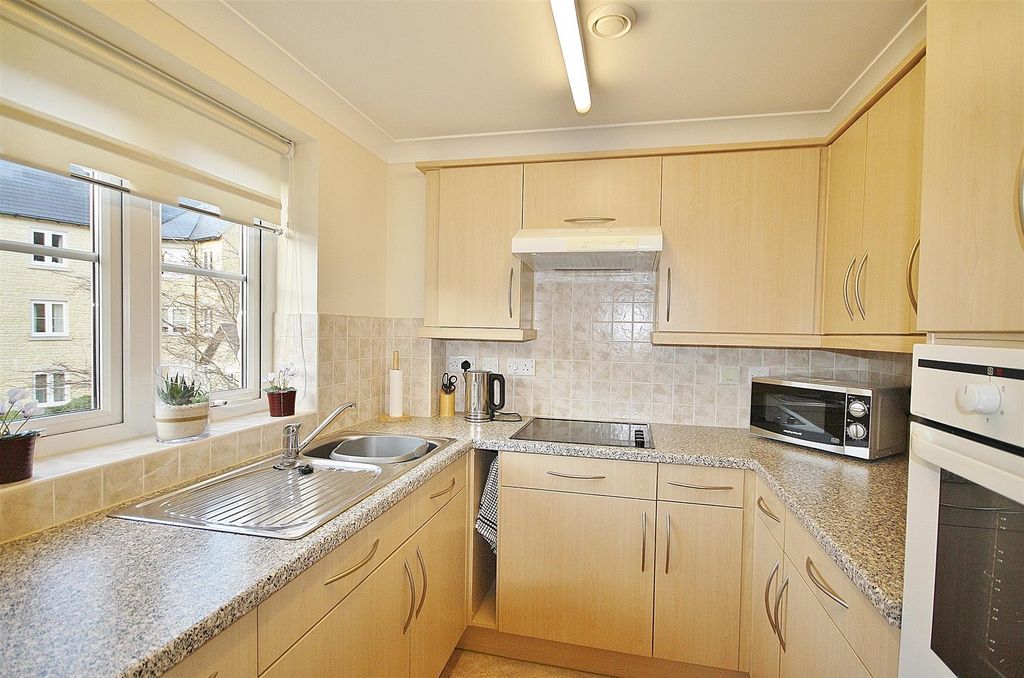 Property photo 3 of 7