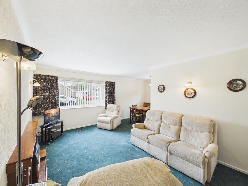 Property photo 3 of 11 Living Room/Diner