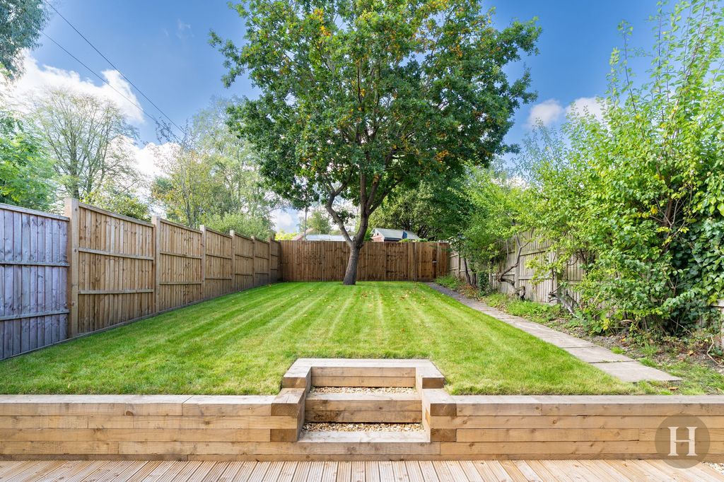 Property photo 3 of 24