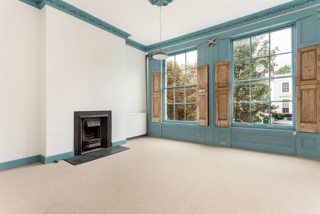 Property photo 2 of 10 Liverpool Road