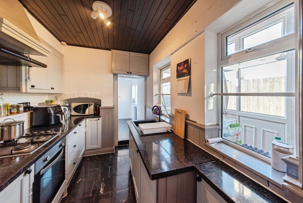 Property photo 2 of 21