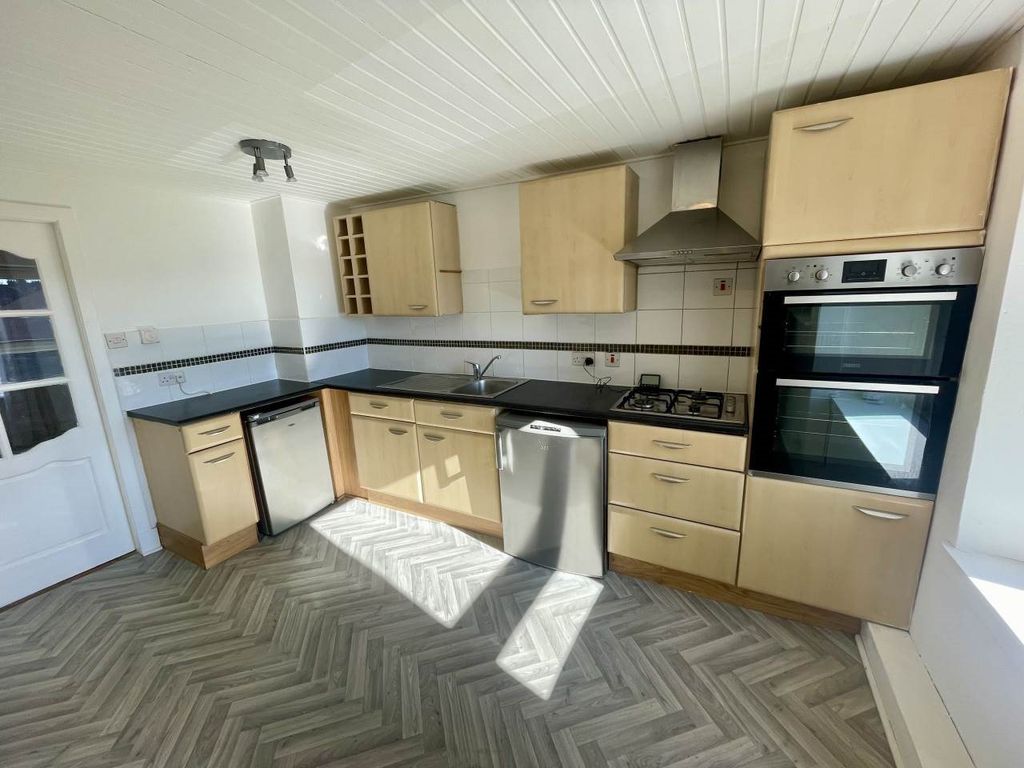 Property photo 1 of 10 Img_3771
