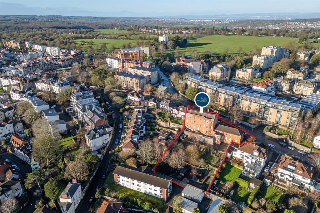 Property photo 3 of 48 Red And Pad Red And Paddle.Jpg