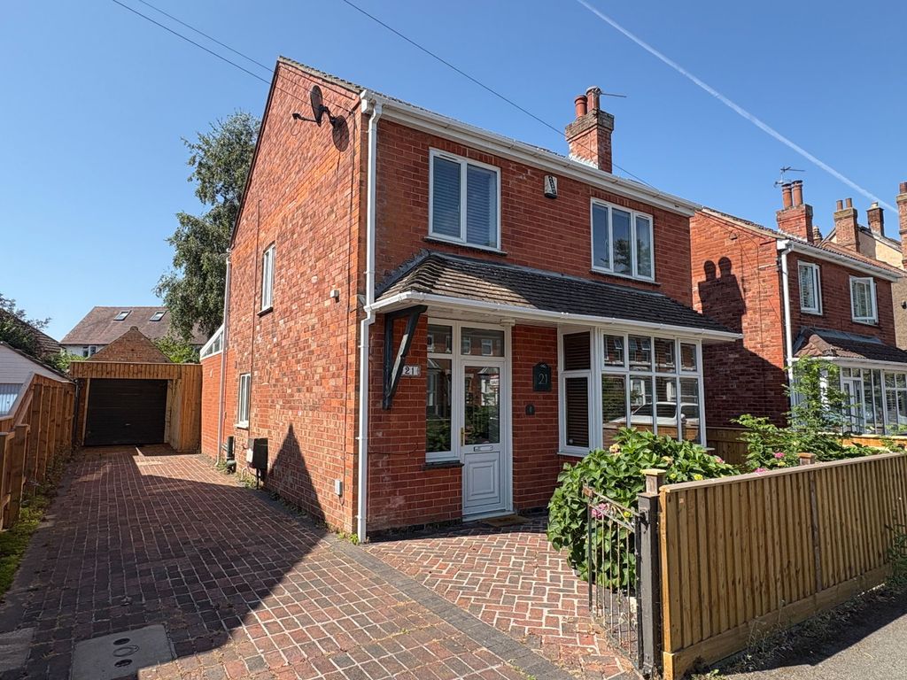 Property photo 1 of 18
