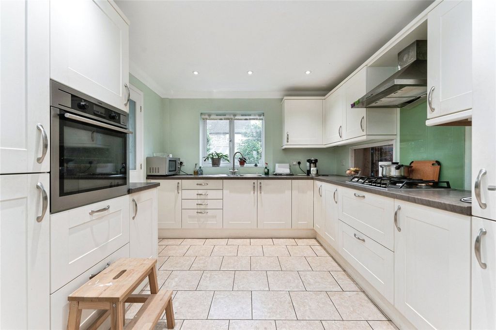 Property photo 2 of 24 Picture No. 27
