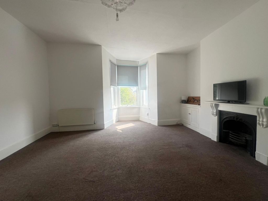 Property photo 3 of 8 Image