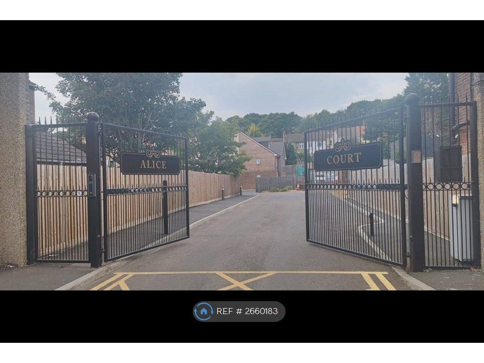 Property photo 3 of 18 Private Gated Entrace