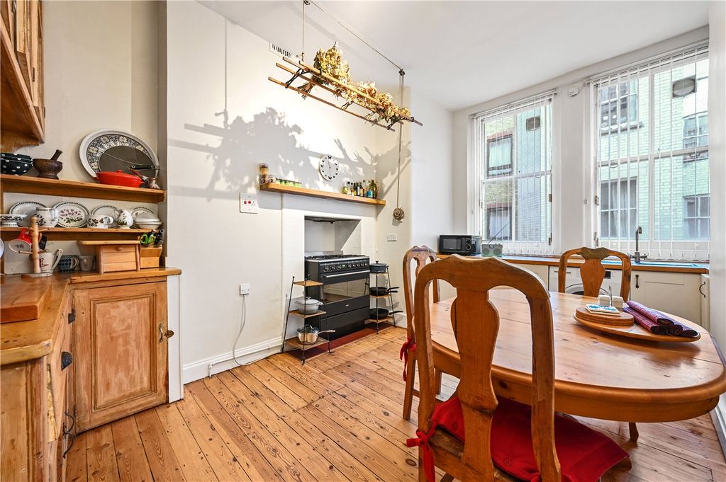 Property photo 2 of 14 Picture No. 32