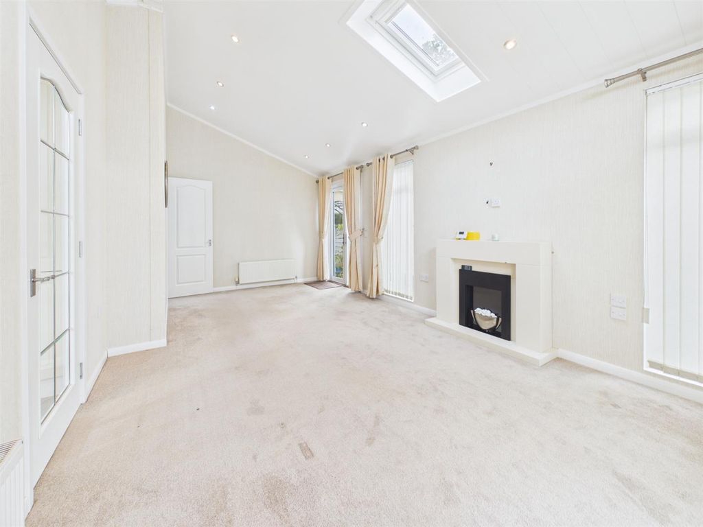 Property photo 3 of 10 Cam05510G0-Pr0279-Still002.Jpg