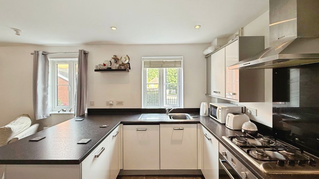 Property photo 1 of 18 Kitchen