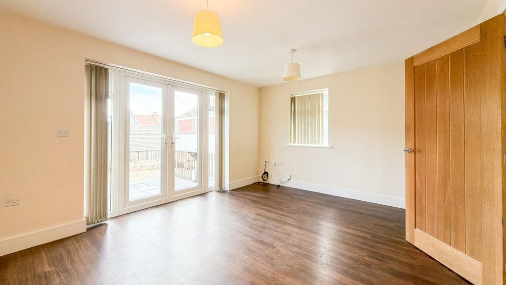 Property photo 2 of 15 Apc_6788.Jpg