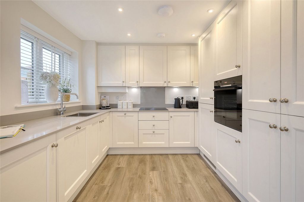 Property photo 3 of 10 Showhome