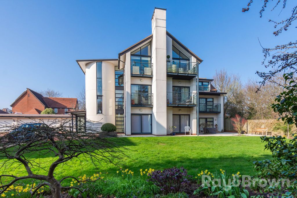 Property photo 1 of 67