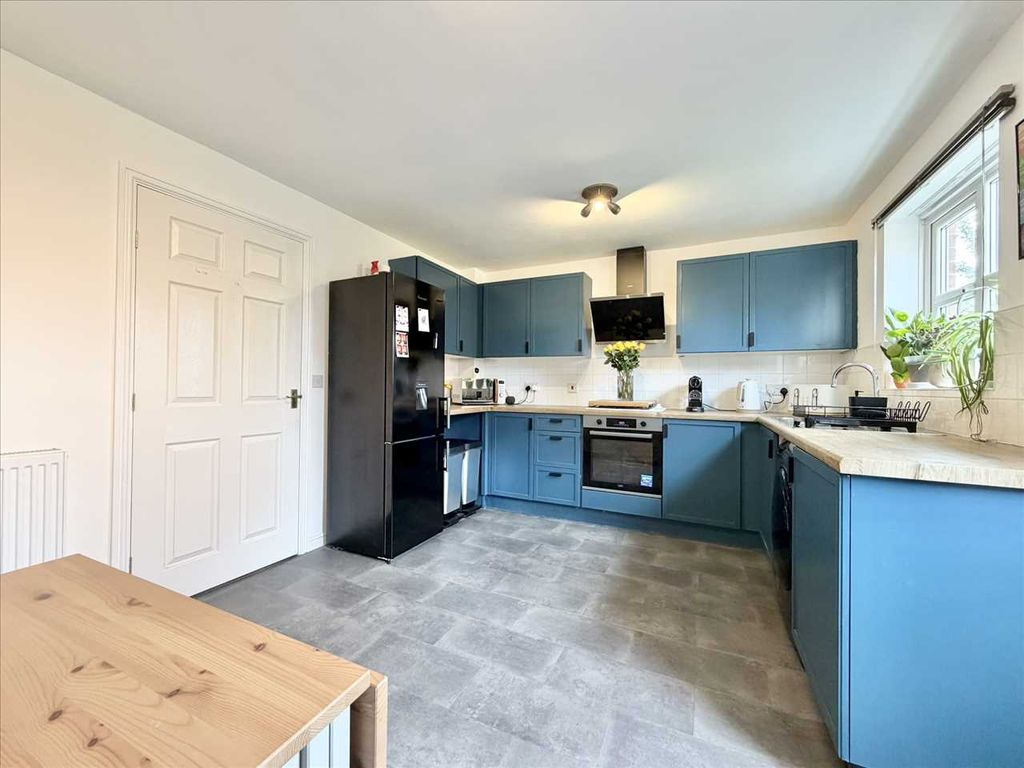 Property photo 2 of 24 Kitchen Diner