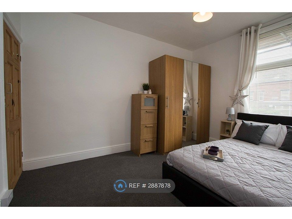 Property photo 3 of 10 1st Floor Bedroom - Large