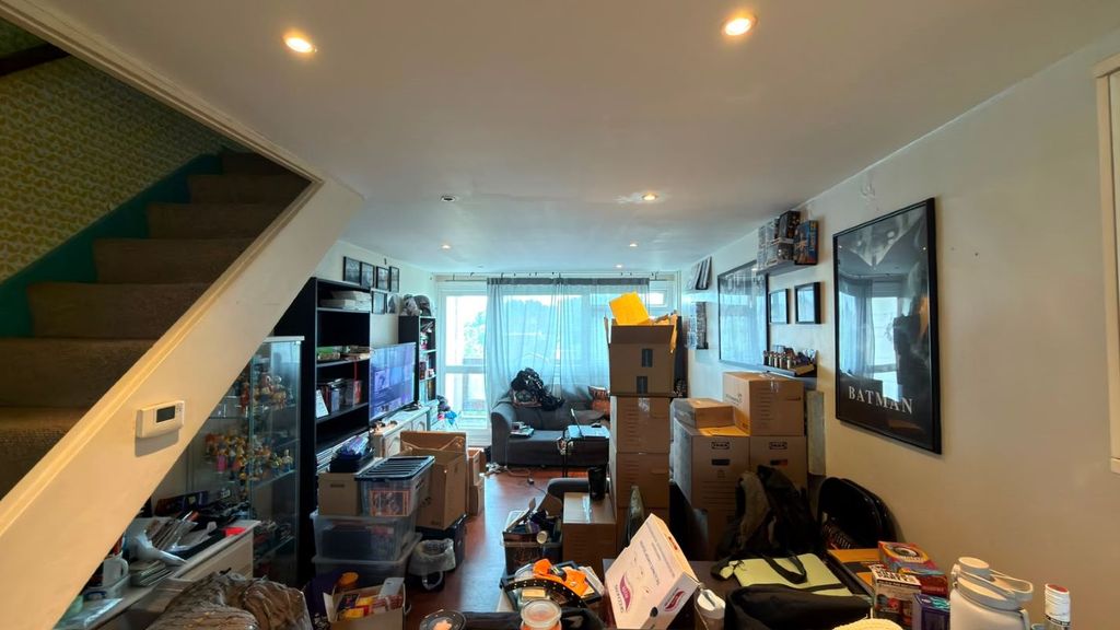 Property photo 3 of 11
