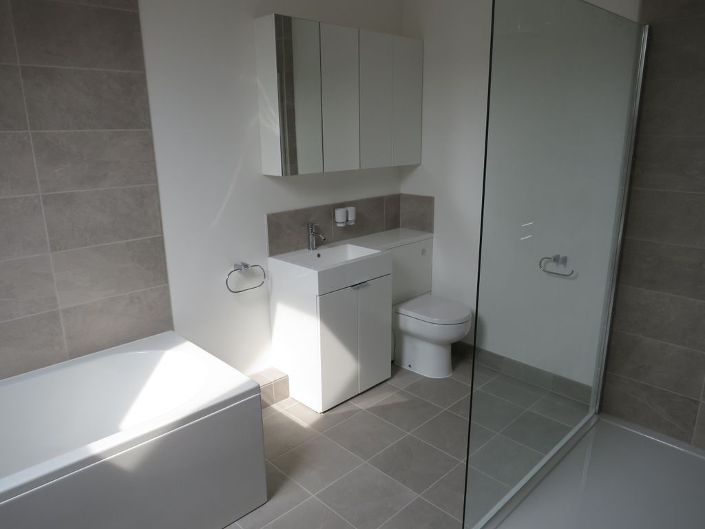 Property photo 2 of 10 Bedroom