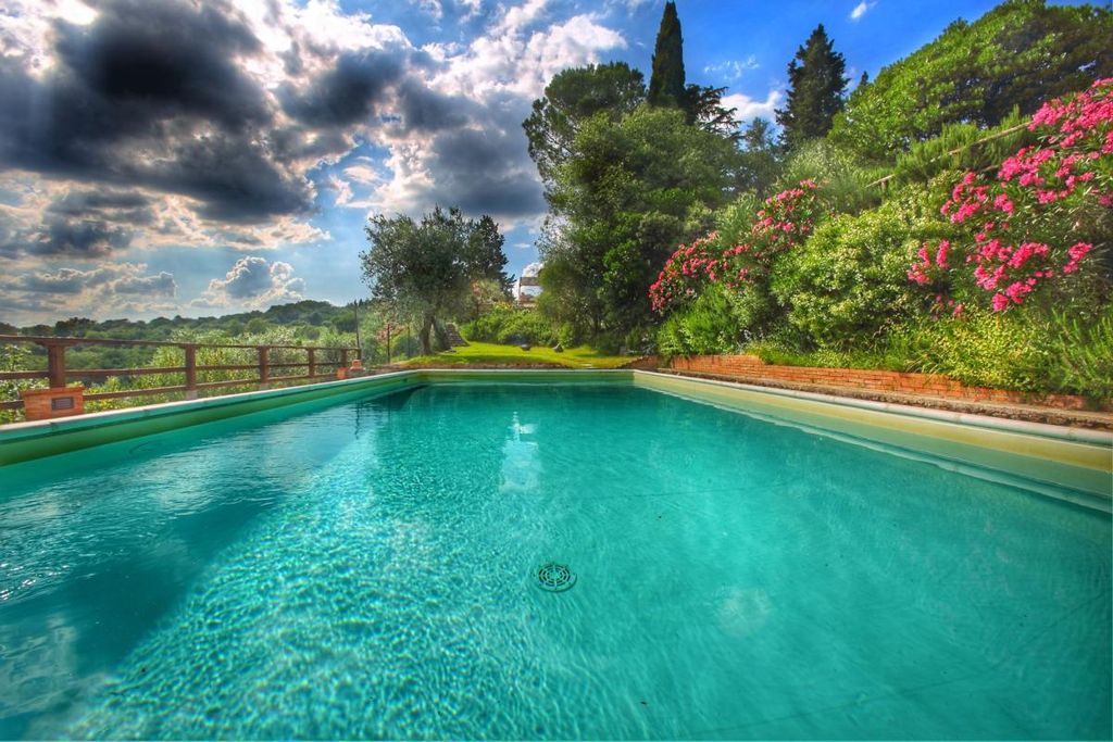 Property photo 3 of 35