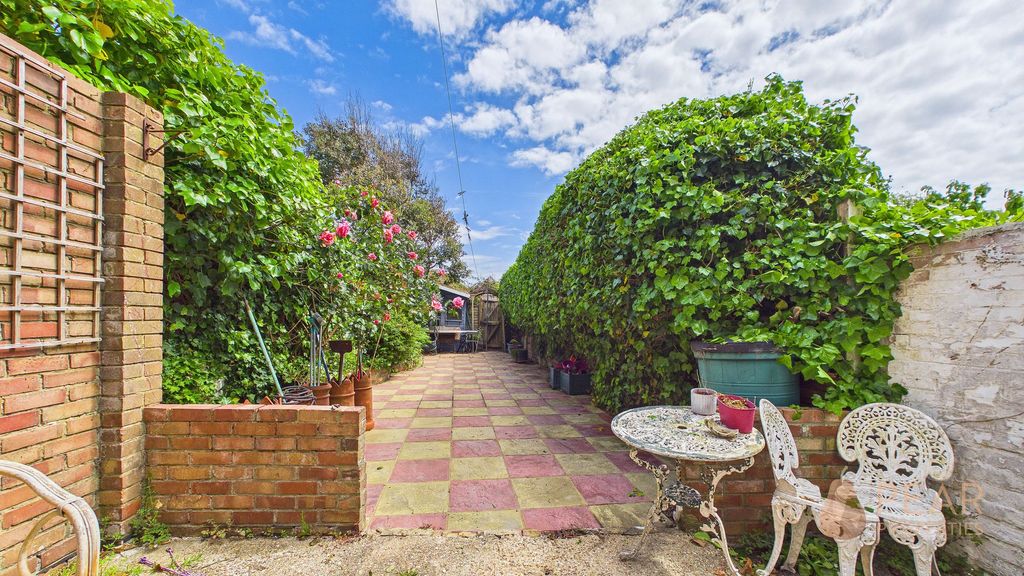 Property photo 2 of 15