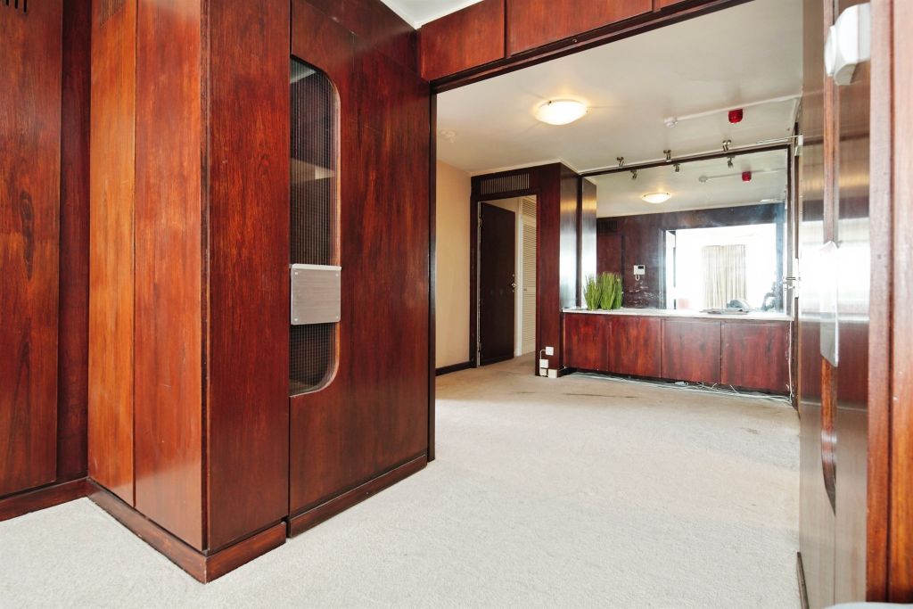 Property photo 3 of 18