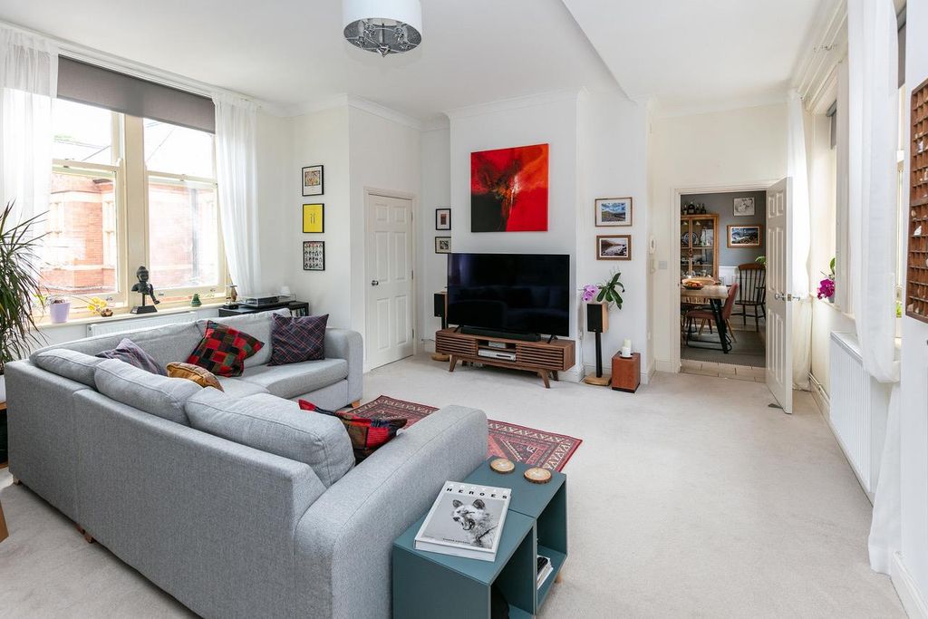 Property photo 2 of 14 Sitting Room
