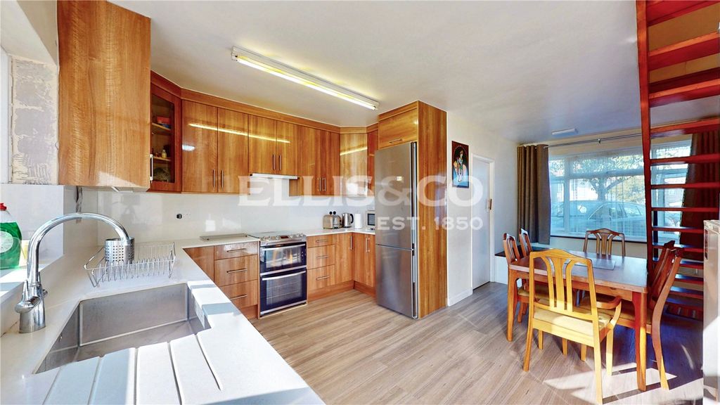 Property photo 3 of 24 Picture No. 22