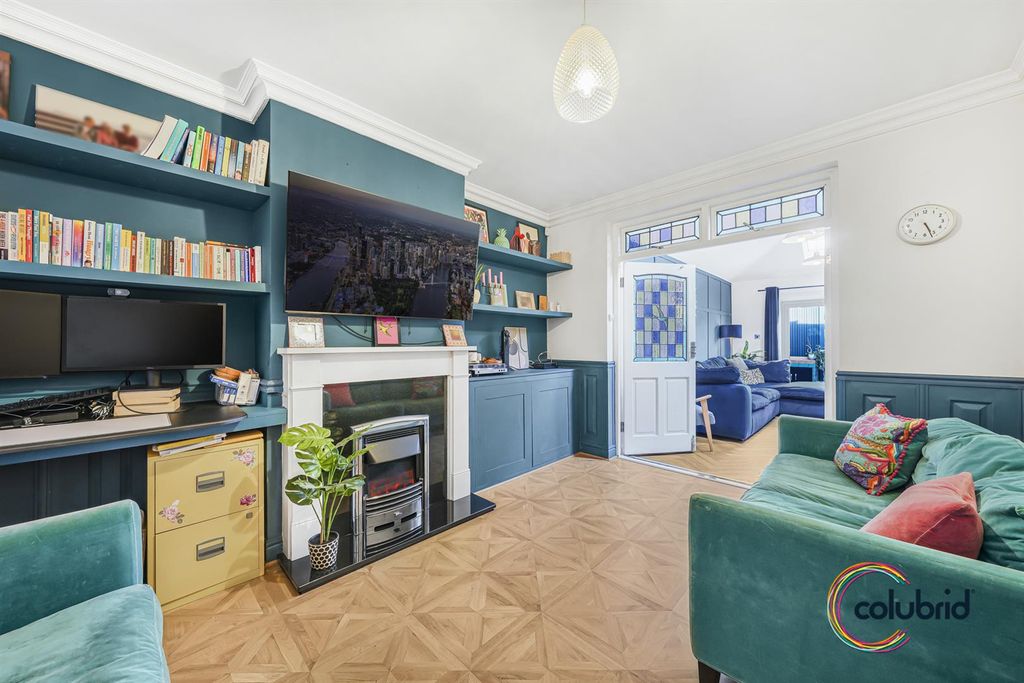 Property photo 2 of 43