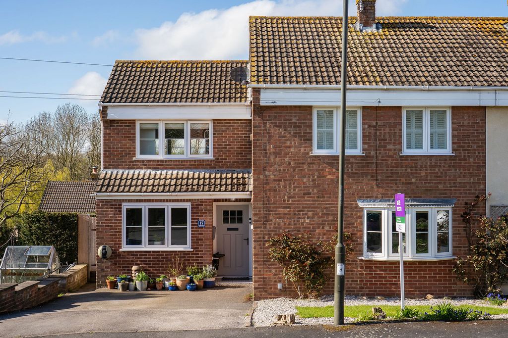 Property photo 1 of 21