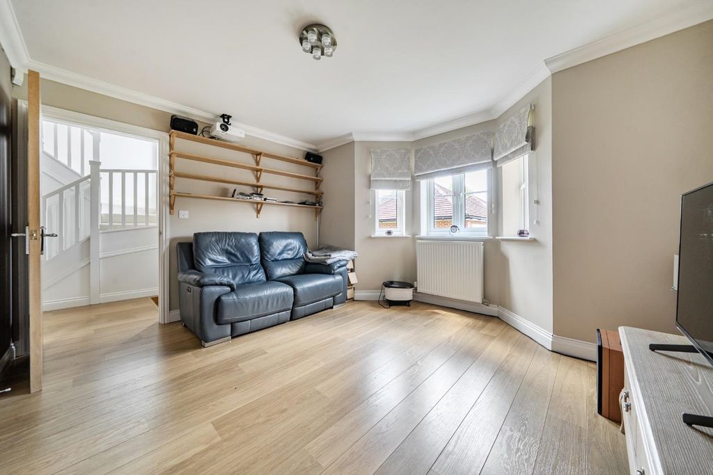 Property photo 3 of 18 1-6A457A98463A0-1480037-10-6A45049Adcd8A-1.Jpg
