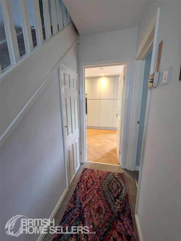 Property photo 2 of 52 Picture No. 41